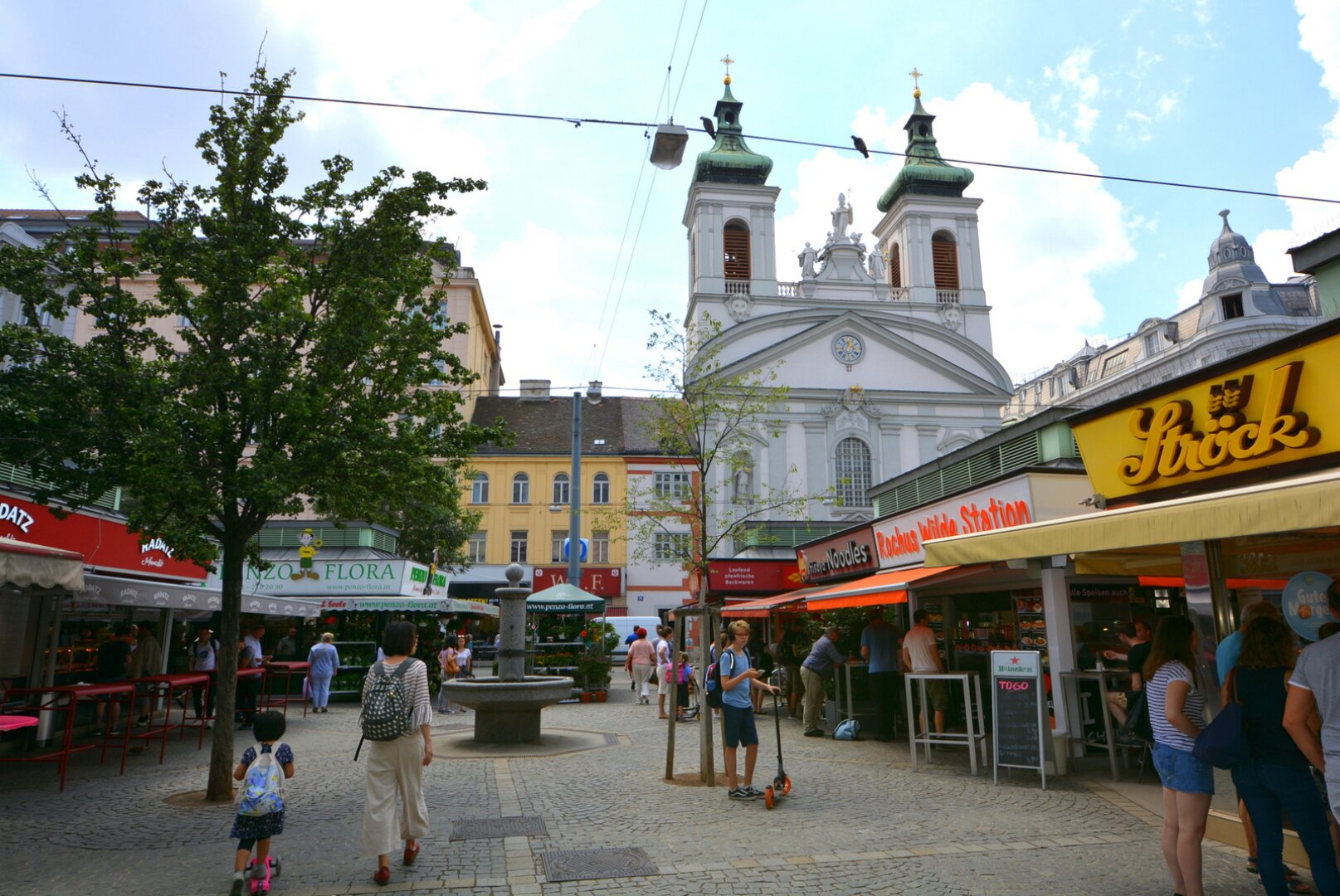 ROCHUSMARKT / U3  - UNBEFRISTETE DACHGESCHOSSWOHNUNG MIT TERRASSE UND FERNBLICK