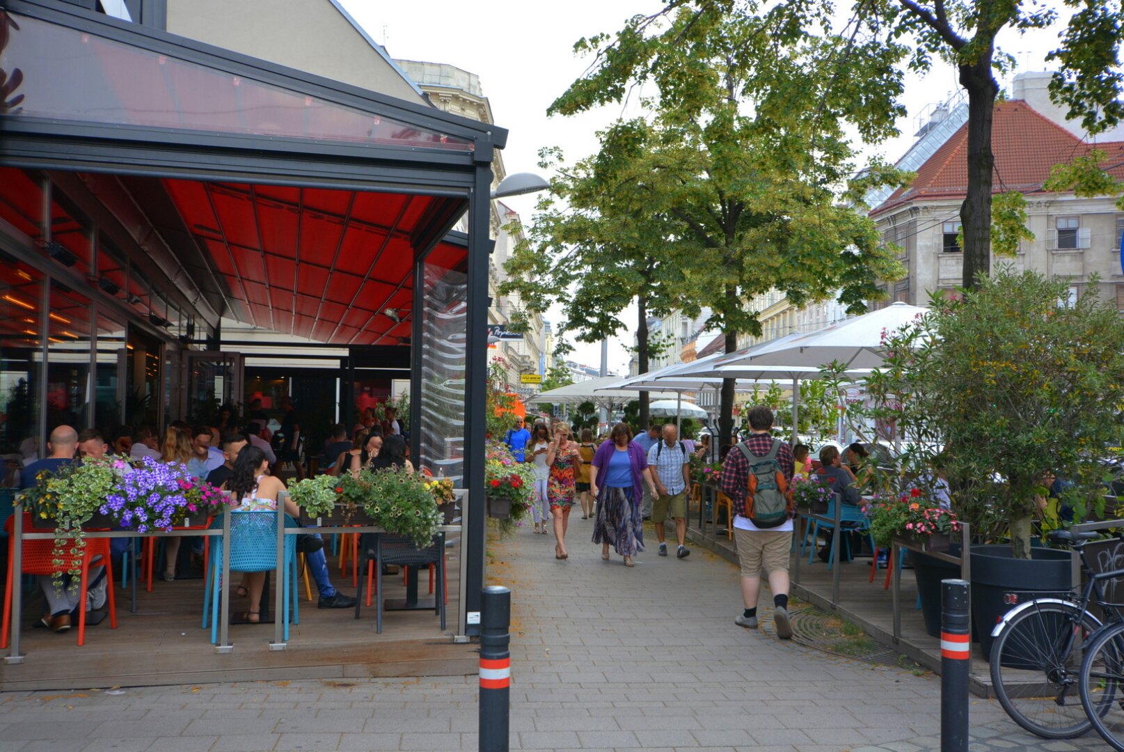 ROCHUSMARKT / U3  - UNBEFRISTETE DACHGESCHOSSWOHNUNG MIT TERRASSE UND FERNBLICK