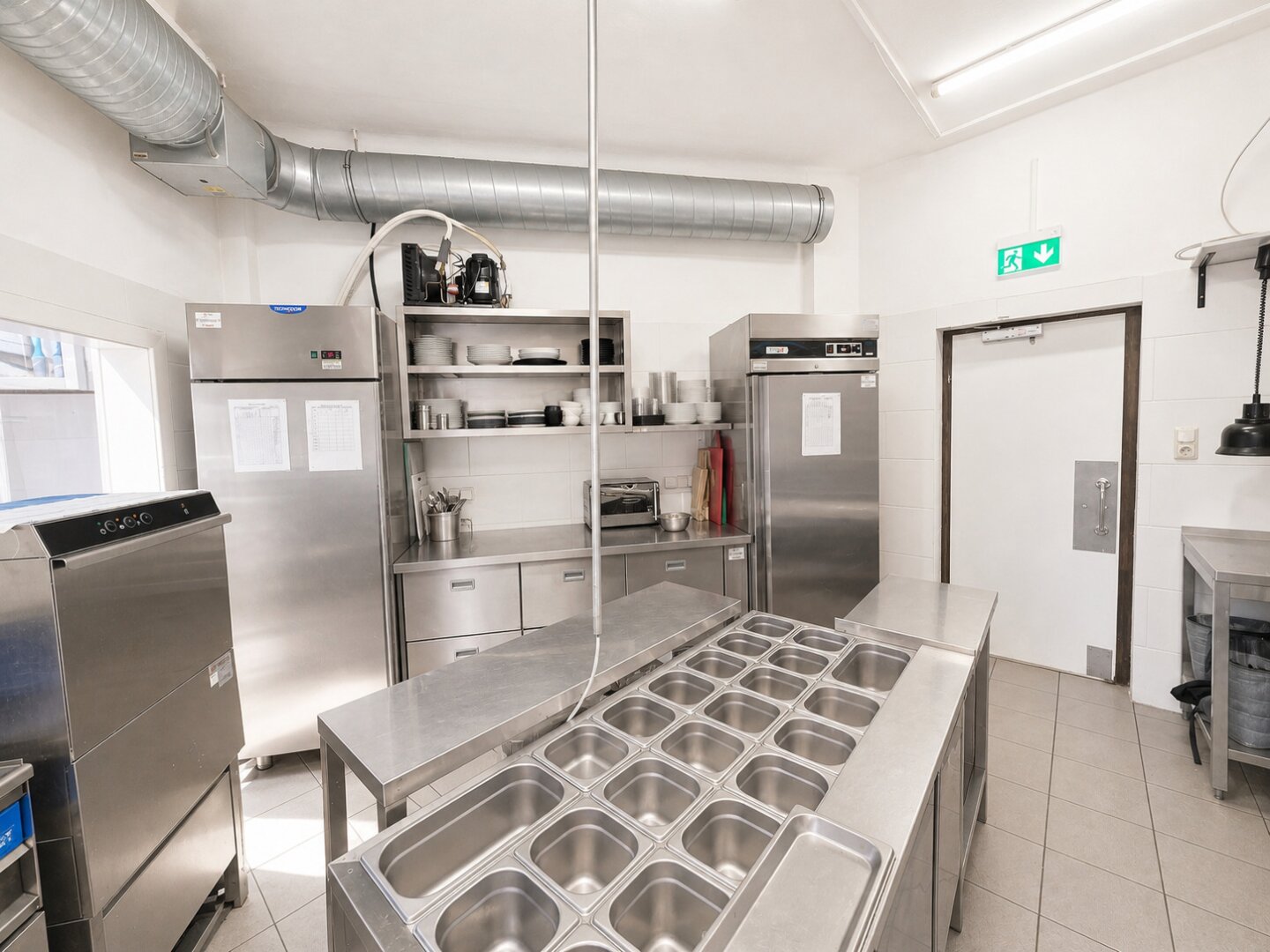 Modernes Restaurant in guter Lage des 14. Bezirks – voll ausgestattet & sofort betriebsbereit