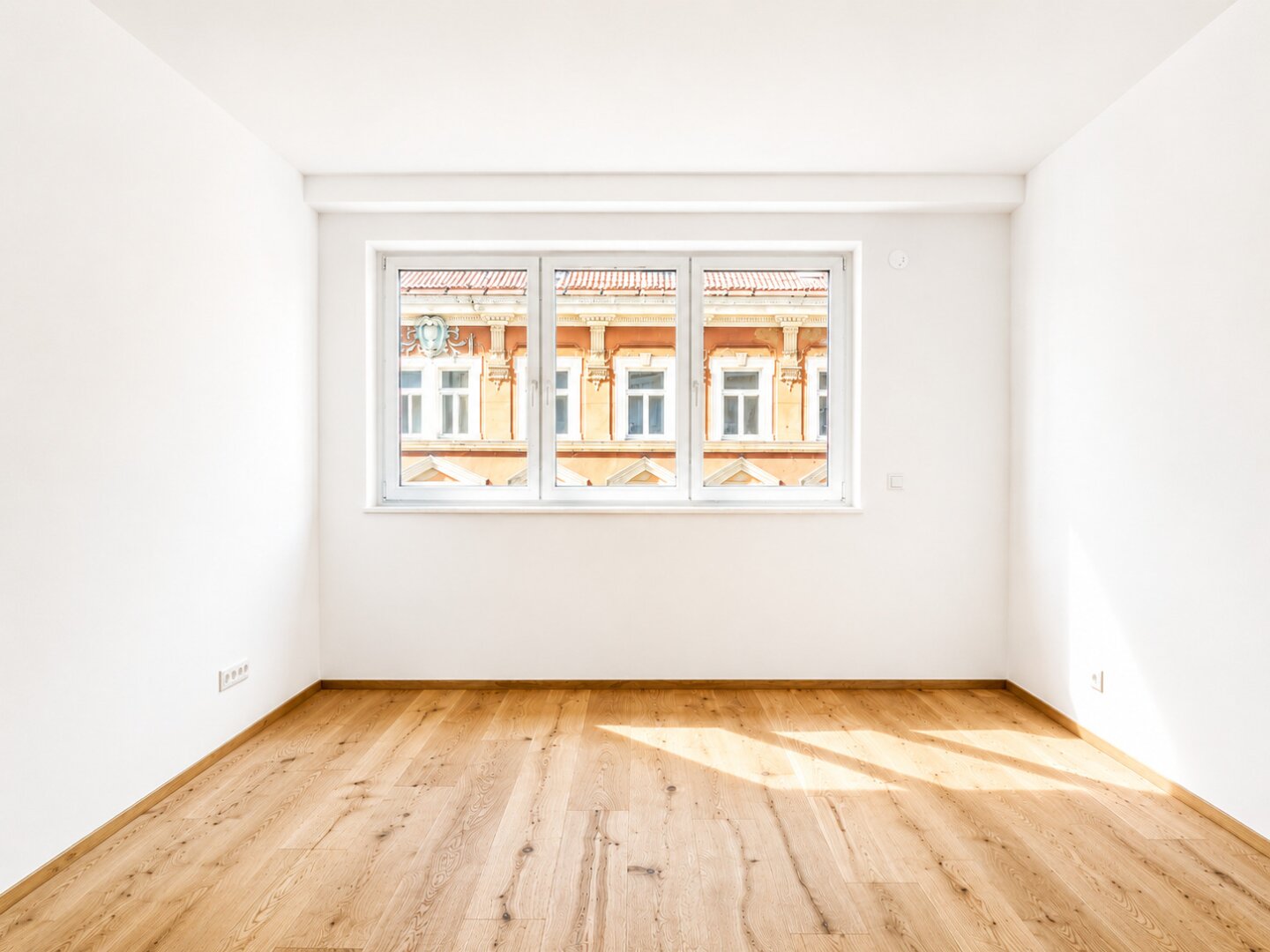 2-Zimmer Dachgeschosswohnung nahe U4 Pilgramgasse! Stilvoller Erstbezug mit perfekter Raumaufteilung im Herzen des 5. Bezirks