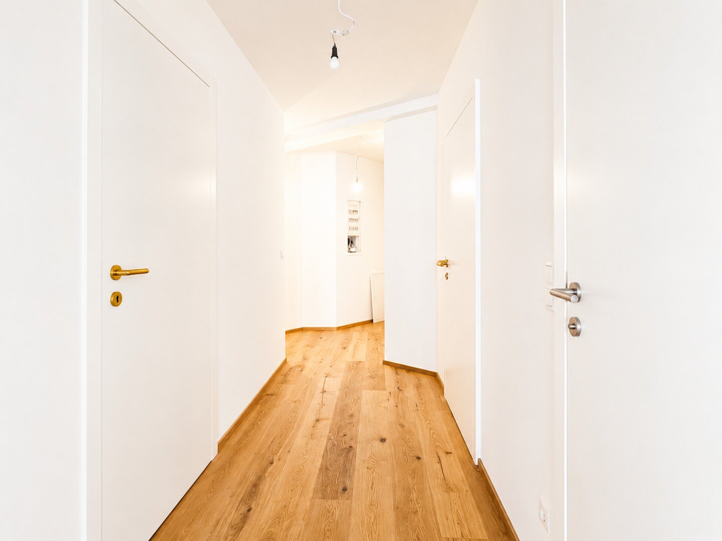 2-Zimmer Dachgeschosswohnung nahe U4 Pilgramgasse! Stilvoller Erstbezug mit perfekter Raumaufteilung im Herzen des 5. Bezirks