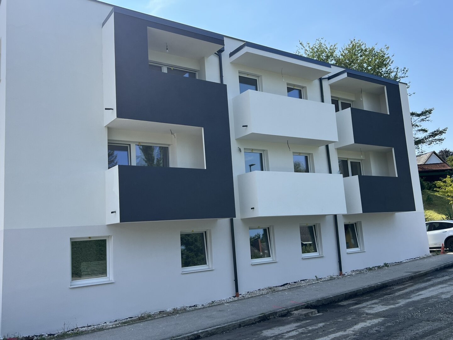 Modernes Wohngebäude mit 8 Wohnungen in schlüsselfertiger Ausführung