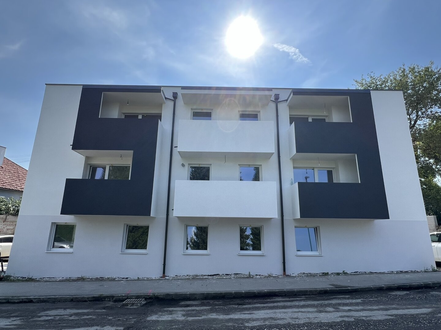 Modernes Wohngebäude mit 8 Wohnungen in schlüsselfertiger Ausführung