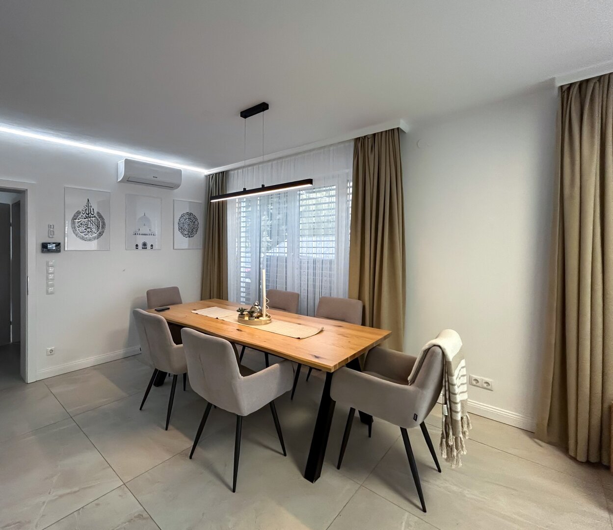 Moderne Doppelhaushälfte mit Terrasse, Pool , Garten & hochwertiger Ausstattung - Exklusives Wohnen in Gerasdorf !