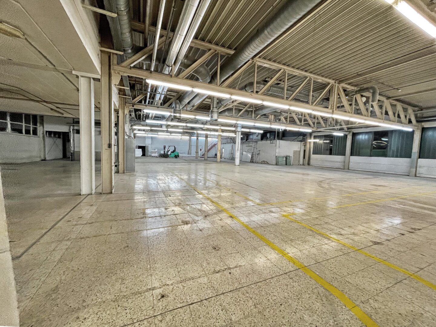 MIETE: 3000 m² !! Halle - Produktion- Lagerfläche  in Kramsach