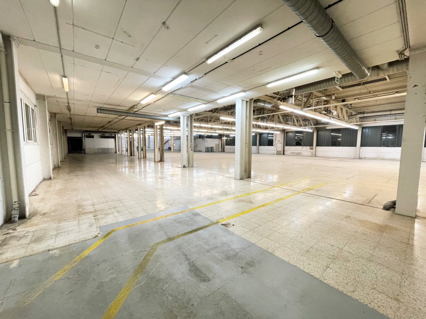 MIETE: 3000 m² !! Halle - Produktion- Lagerfläche  in Kramsach