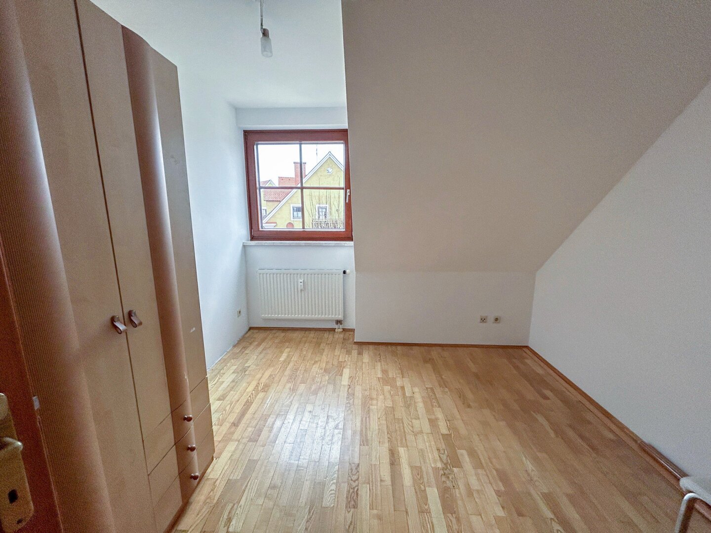 Entzückende Dachgeschosswohnung sucht Familienanschluss!
