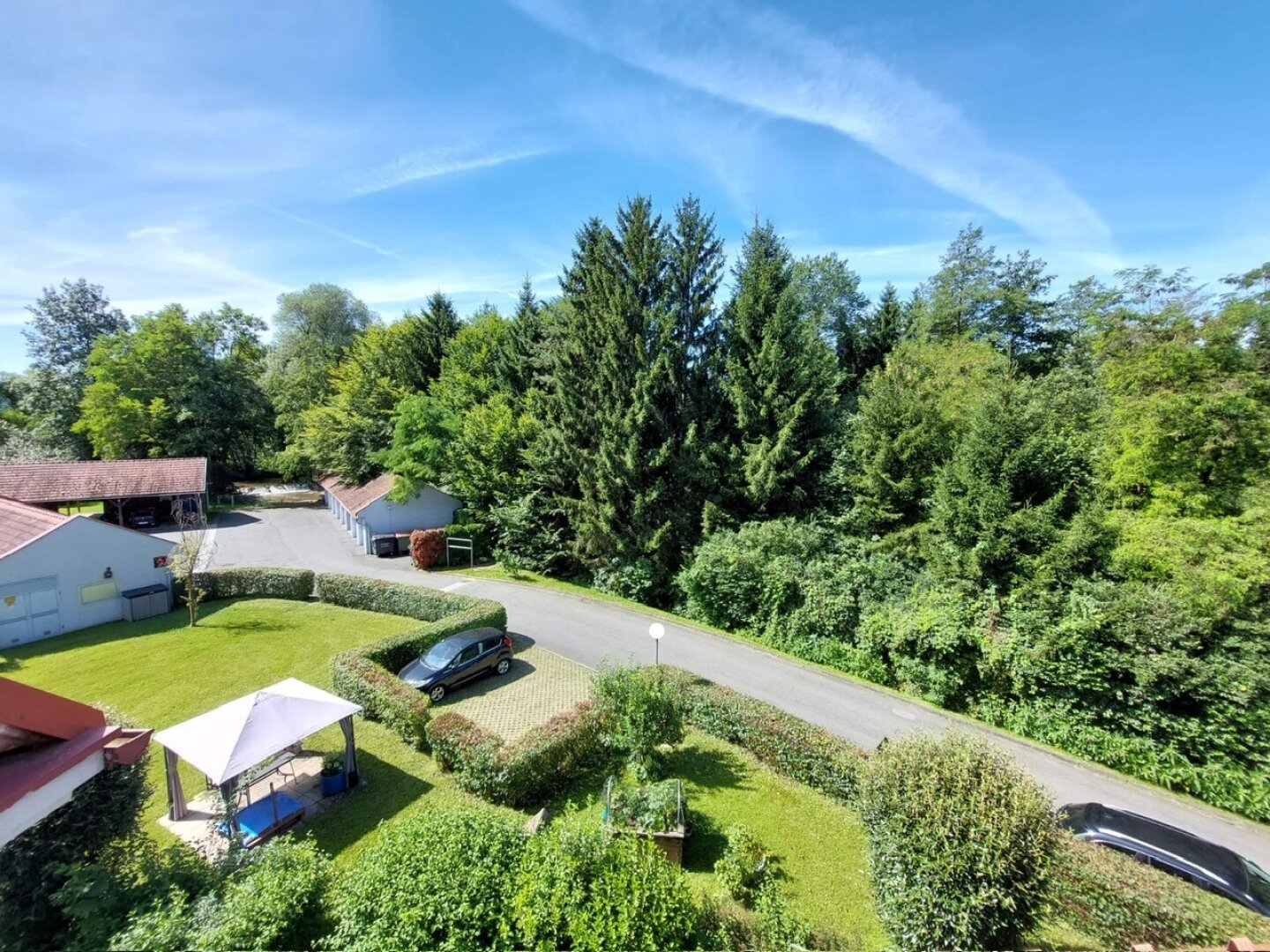Entzückende Dachgeschosswohnung sucht Familienanschluss!