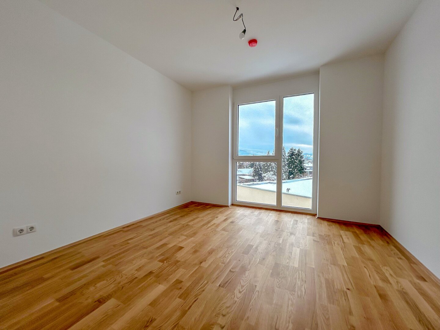 NEUWERTIGE 2-Zimmer Wohnung in LIEBOCH!