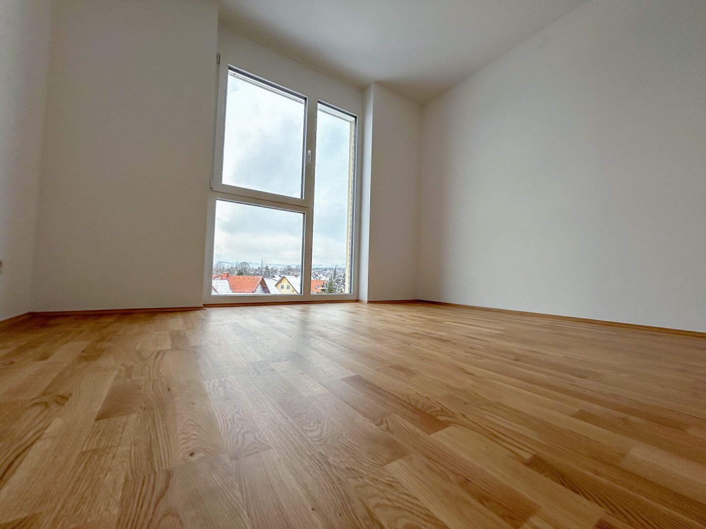 NEUWERTIGE 2-Zimmer Wohnung in LIEBOCH!