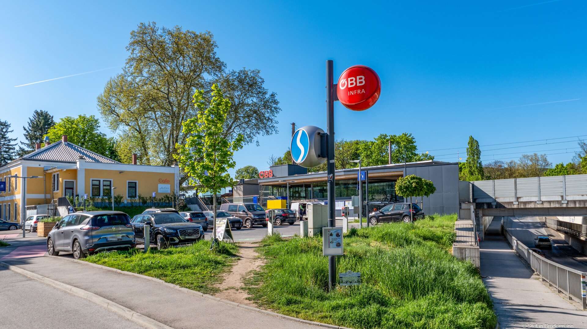 LANGENZERSDORF: Sanierungsbedürftiges Kleingartenhaus mit Pool auf herrlichem Eigengrund nahe Naturbadeteich Seeschlacht in Langenzersdorf – Ganzjähriges Wohnen & Grundstück mit Teilungsoption