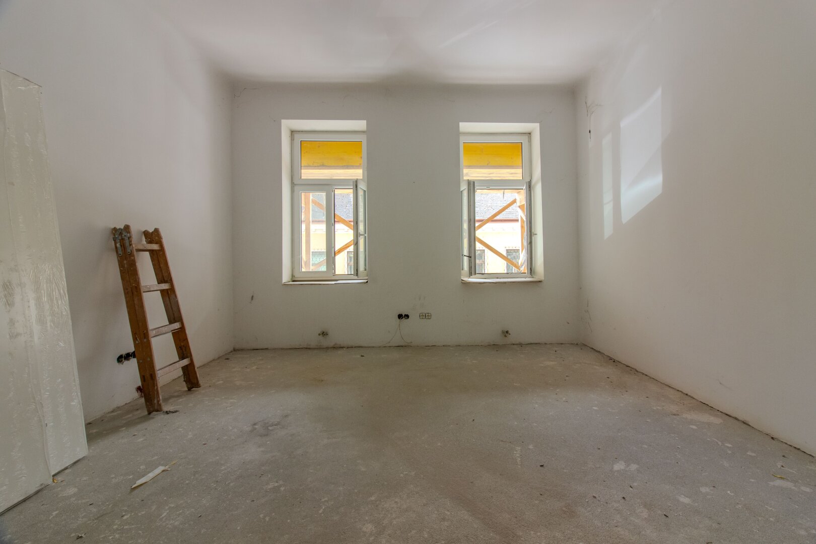 U3 Hütteldorf - Ruhig - Teilsaniert / fast belagsfertig