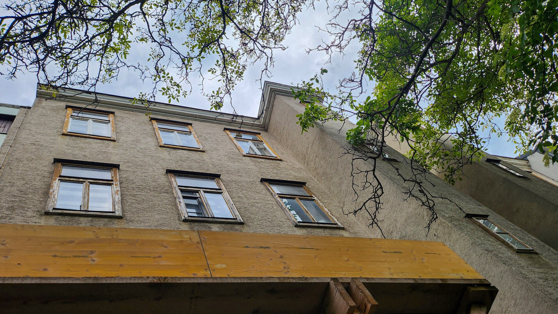 U3 Hütteldorf - Fernblick - Baubewilligter Balkon im grünen Innenhof