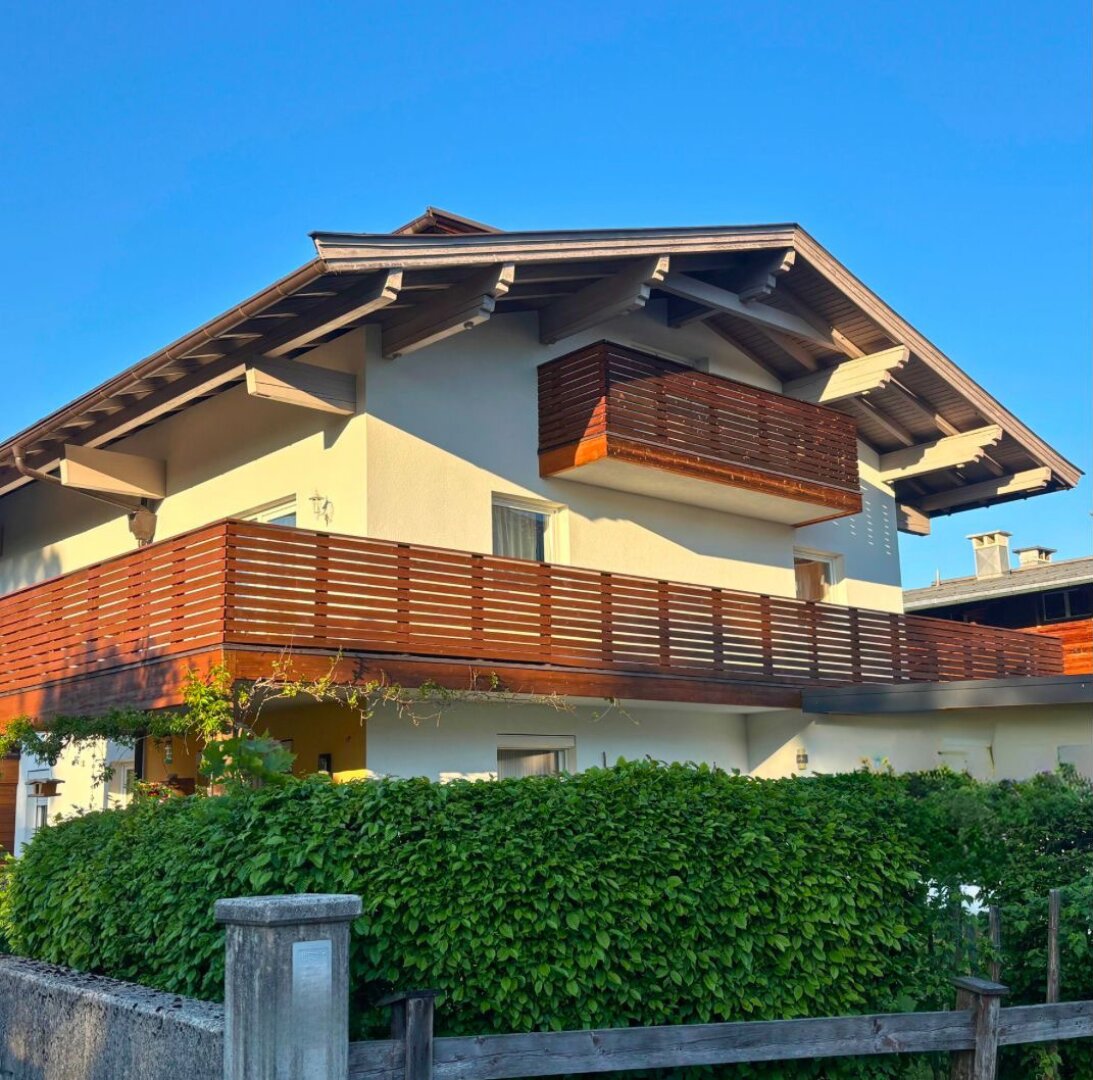 Stilvolle Haushälfte mit traumhafter Aussicht auf den Wilden Kaiser - inkl. 2 Carportplätzen