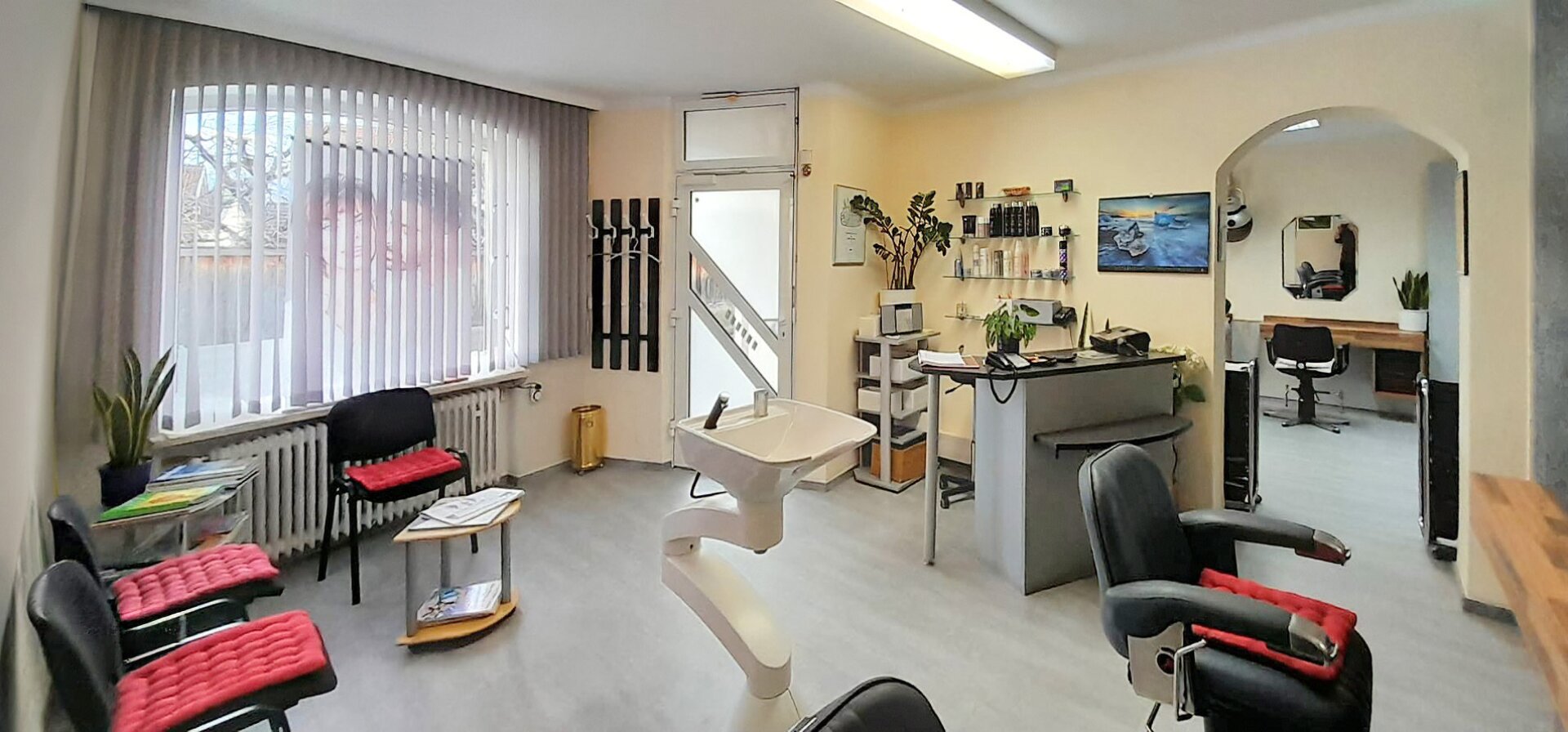 Haus mit Wohnung und Gewerbe - neuer Preis!
