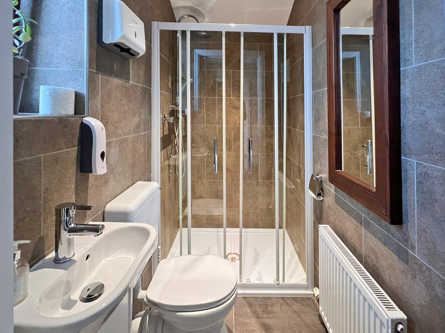 Apartmenthaus mit 6 Schlafzimmern - attraktive Anlagechance