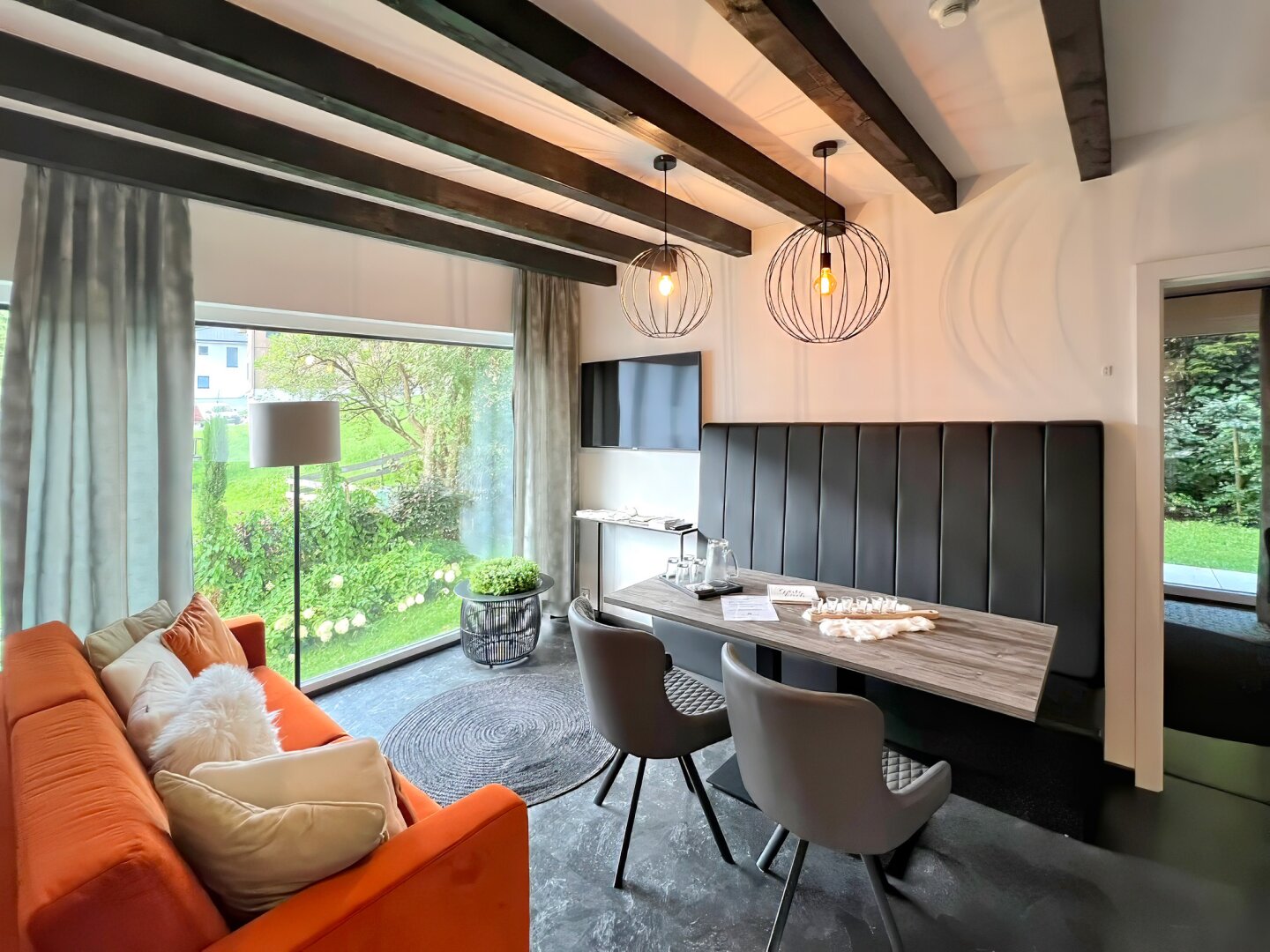 Modernes Apartmenthaus mit 6 Ferienwohnungen