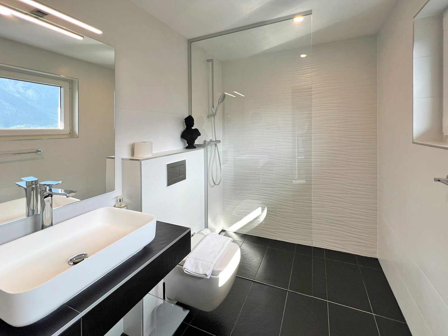 Modernes Apartmenthaus mit 6 Ferienwohnungen