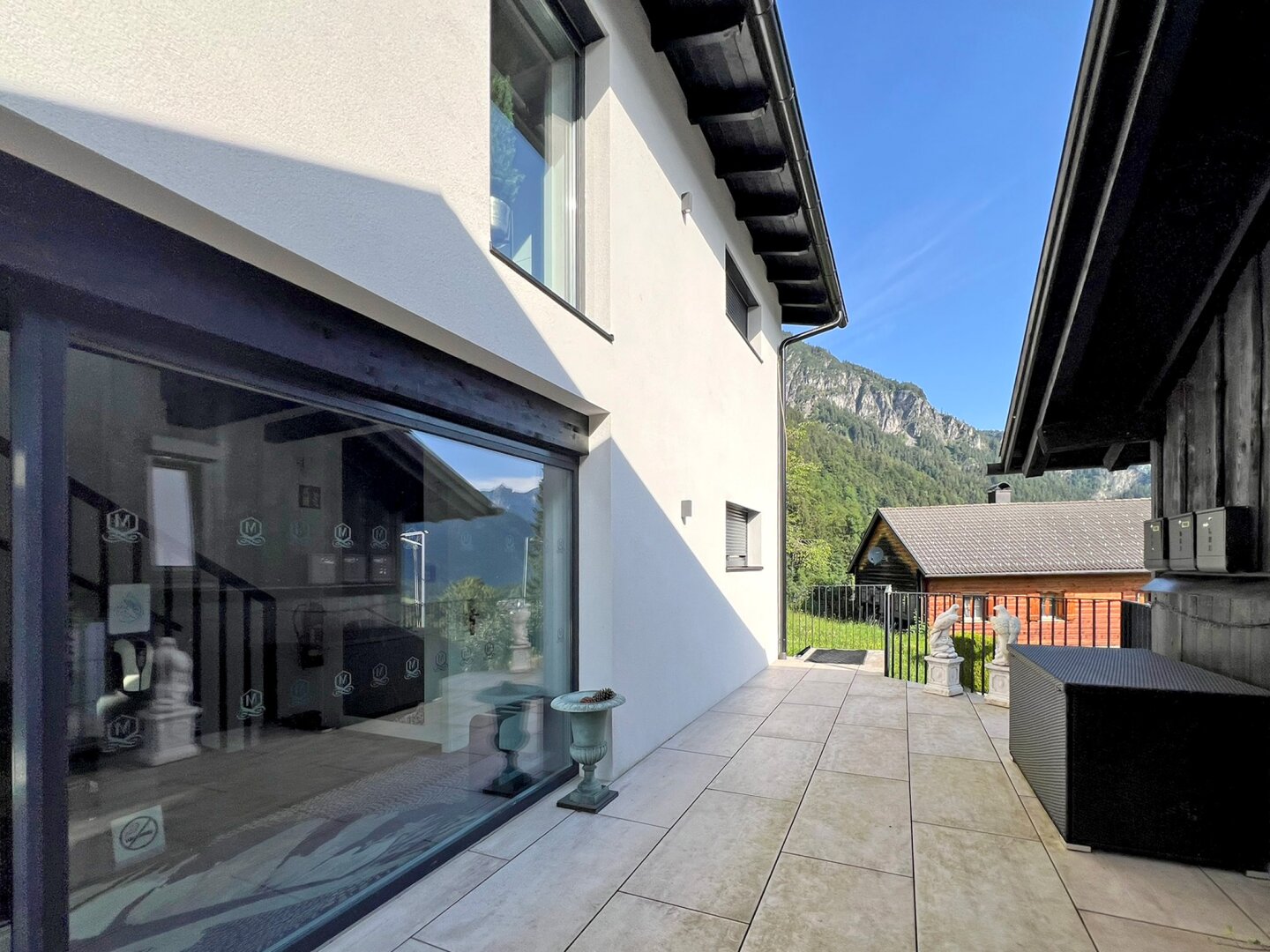 Modernes Apartmenthaus mit 6 Ferienwohnungen