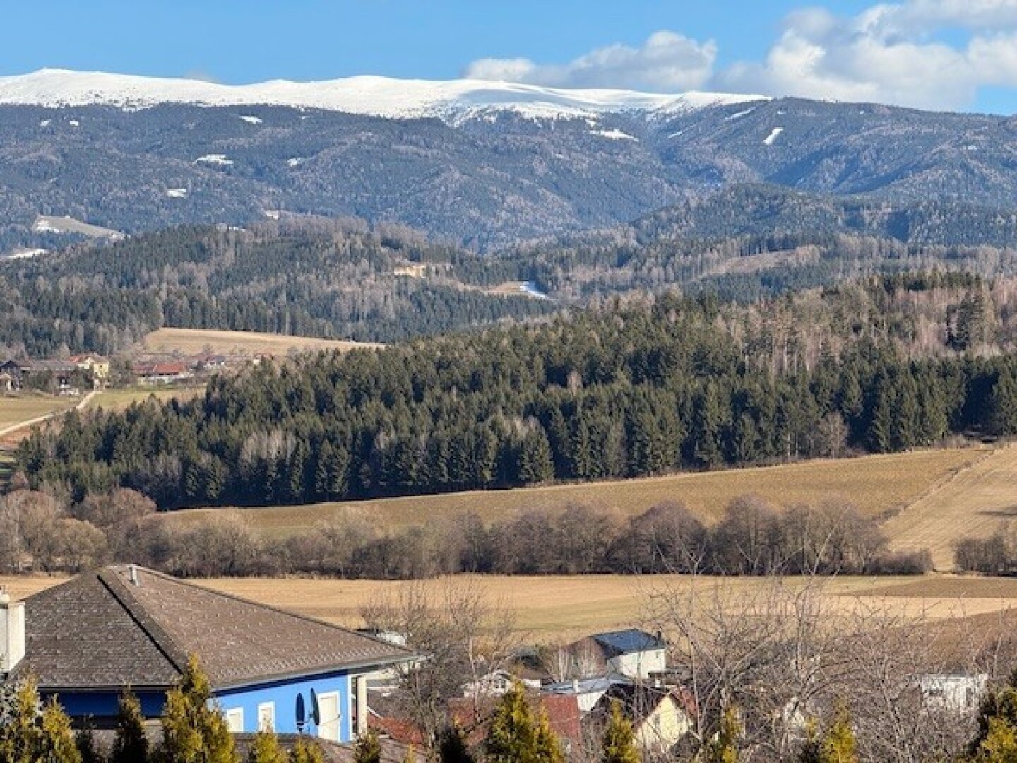 Exklusives Wohnhaus mit Pool, Gartenparadies und traumhafter Aussicht in Althofen