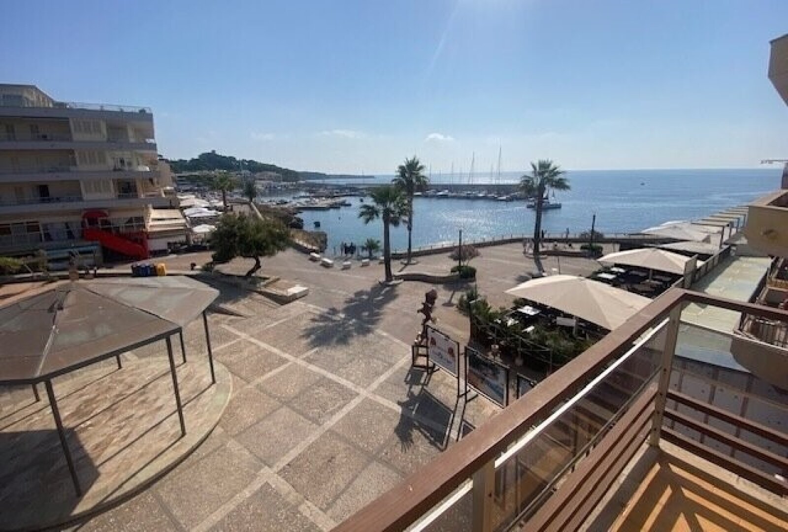 Sonnige Wohnung in 1. Meereslinie mit Hafenblick in Cala Ratjada