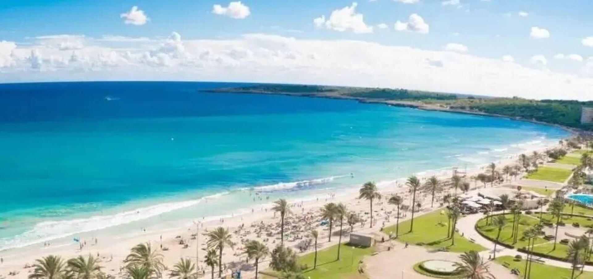 Strandnahe Meerblick Wohnung mit 3 Schlafzimmer und Mega- Terrasse  / Renovierungsbedürftig