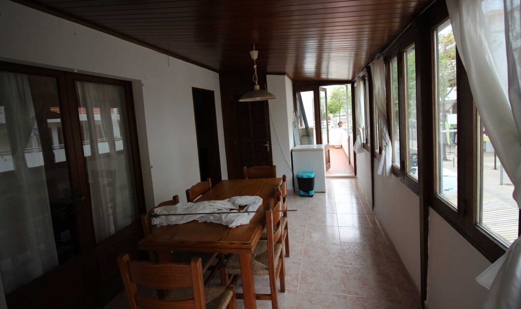 Strandnahe Meerblick Wohnung mit 3 Schlafzimmer und Mega- Terrasse  / Renovierungsbedürftig