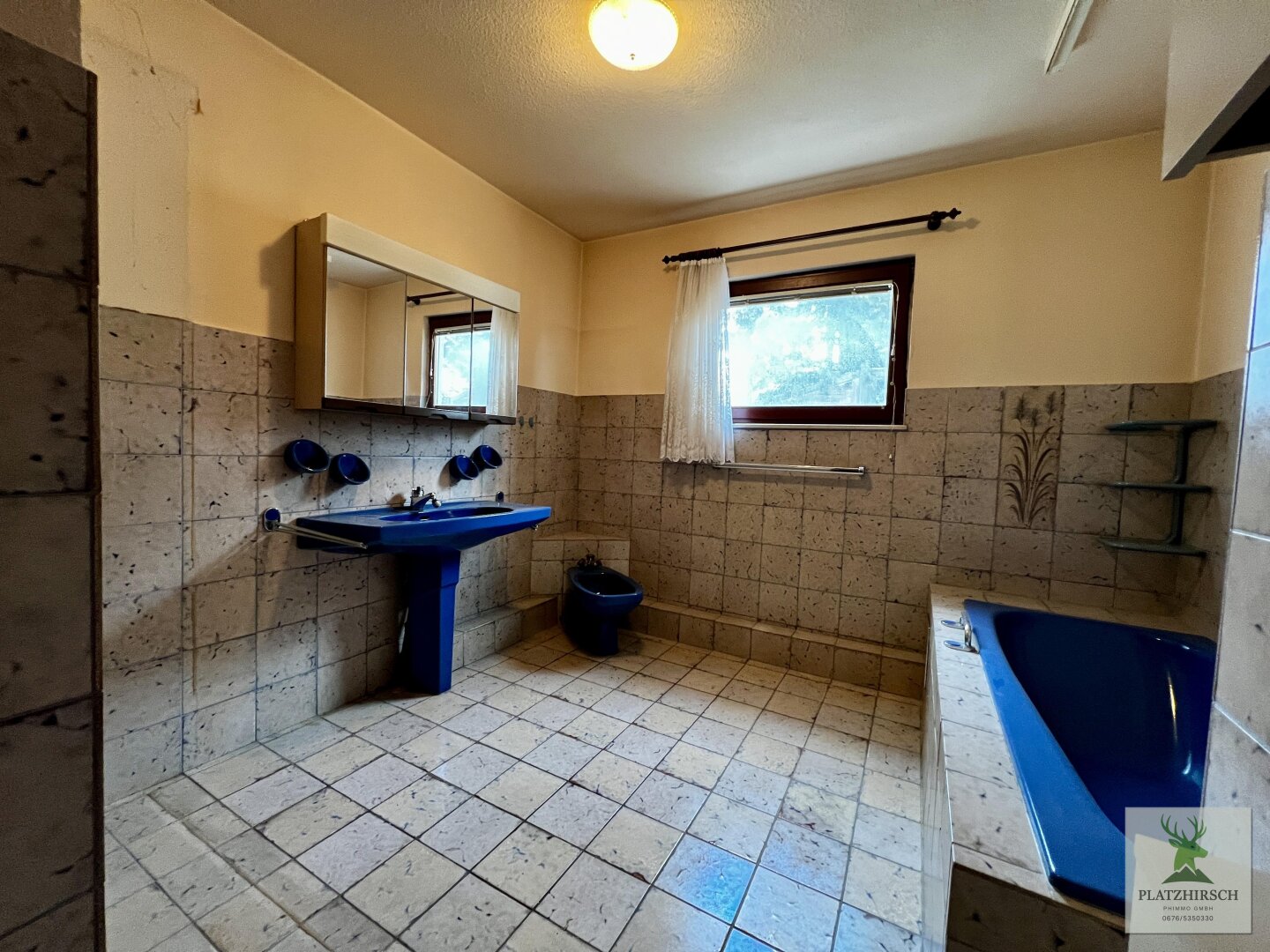 Toplage am Kirchenberg in Wolkersdorf !! Fertigteilhaus mit viel Potential und 365m2 Wohnnutzfläche