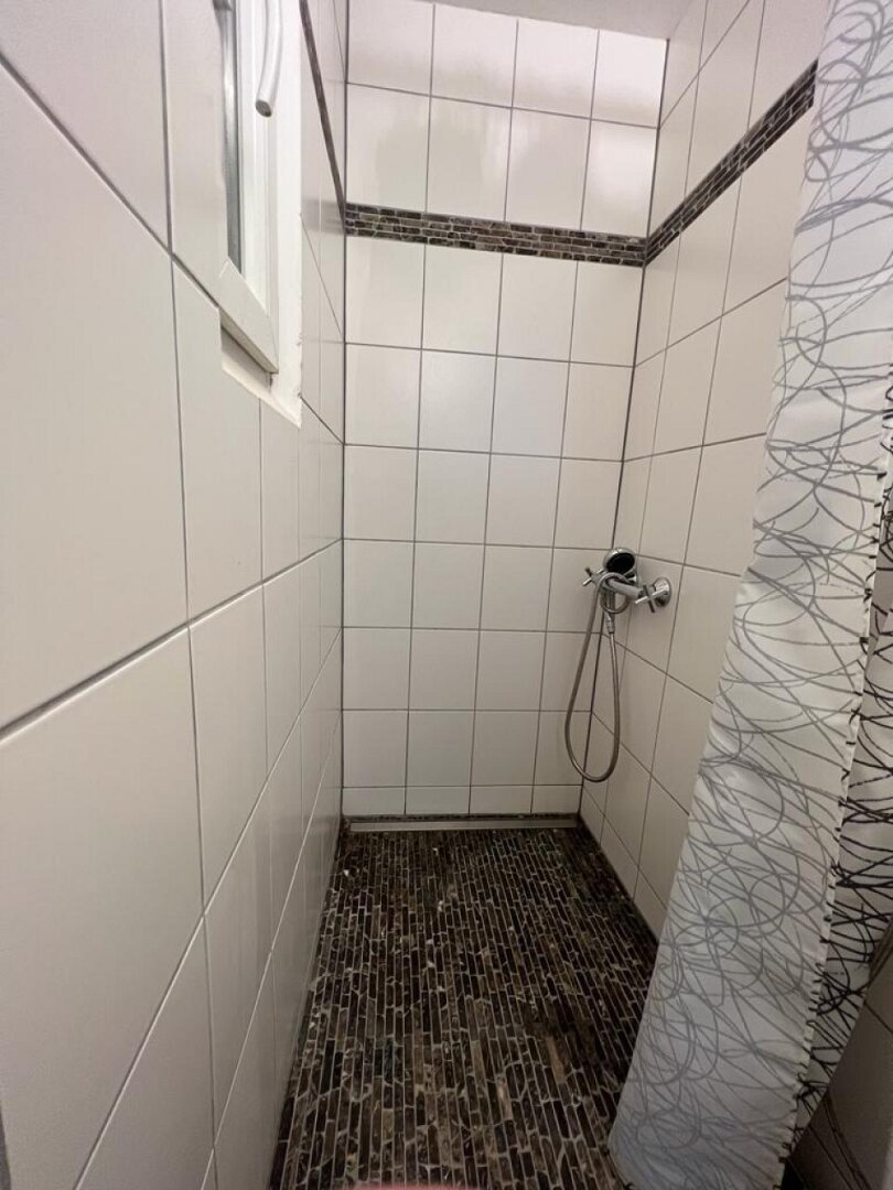 Mitten im wirtschaftlichen Herzen von Simmering nahe U3 Enkplatz: 6 Zimmer (inkl. Büro) mit sehr guter Rendite!