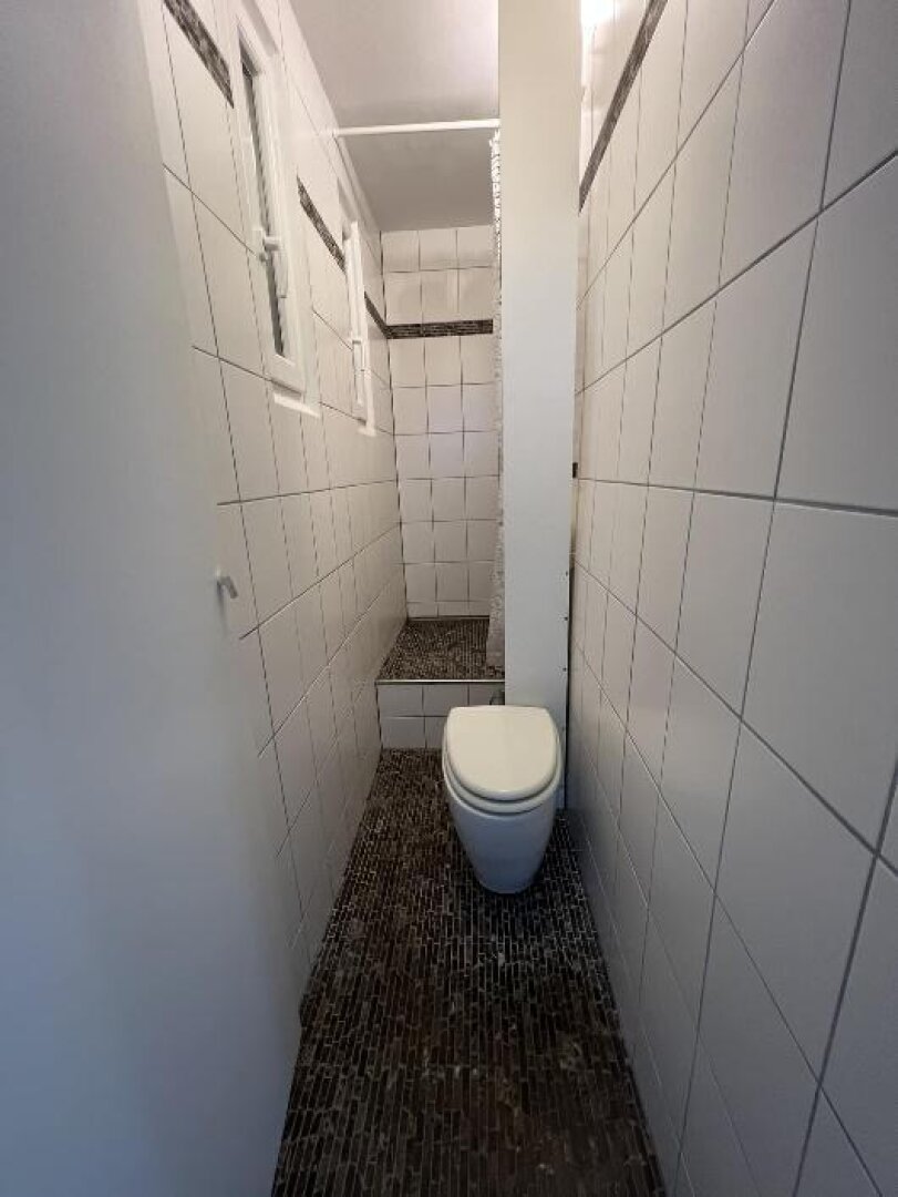 Mitten im wirtschaftlichen Herzen von Simmering nahe U3 Enkplatz: 6 Zimmer (inkl. Büro) mit sehr guter Rendite!