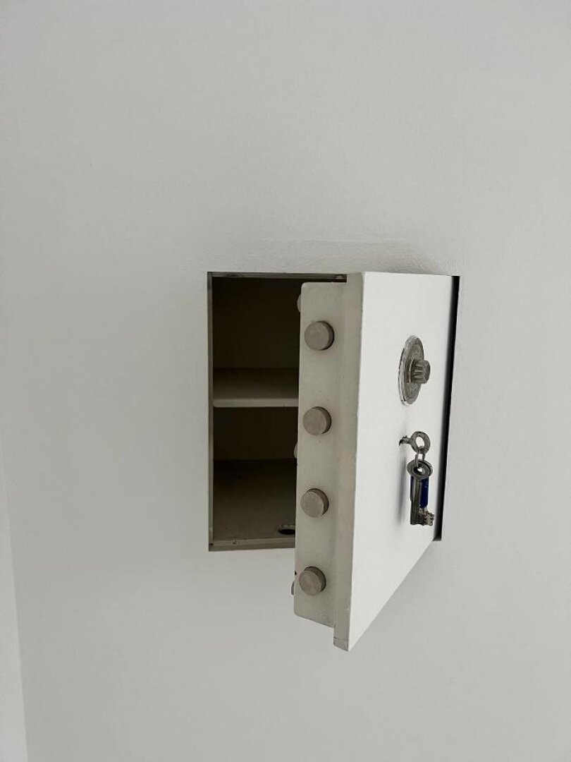 Mitten im wirtschaftlichen Herzen von Simmering nahe U3 Enkplatz: 6 Zimmer (inkl. Büro) mit sehr guter Rendite!