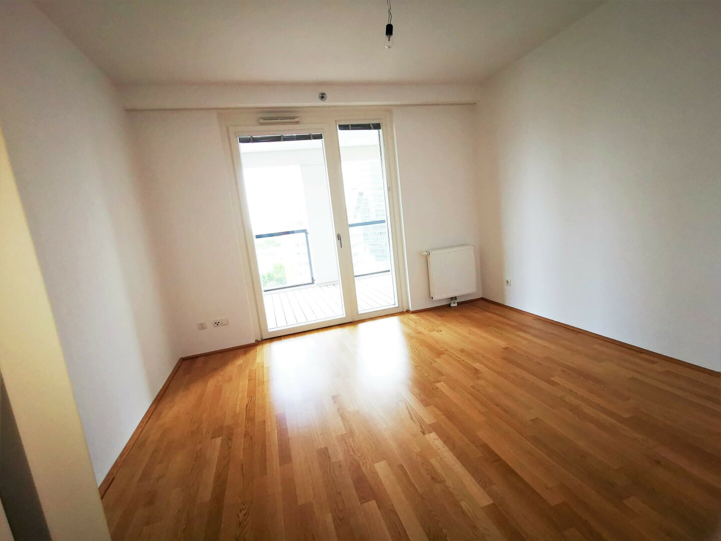 DC-LIVING: Moderne 3-Zimmer-Wohnung mit Loggia & Wellnessbereich nahe der UNO-City!