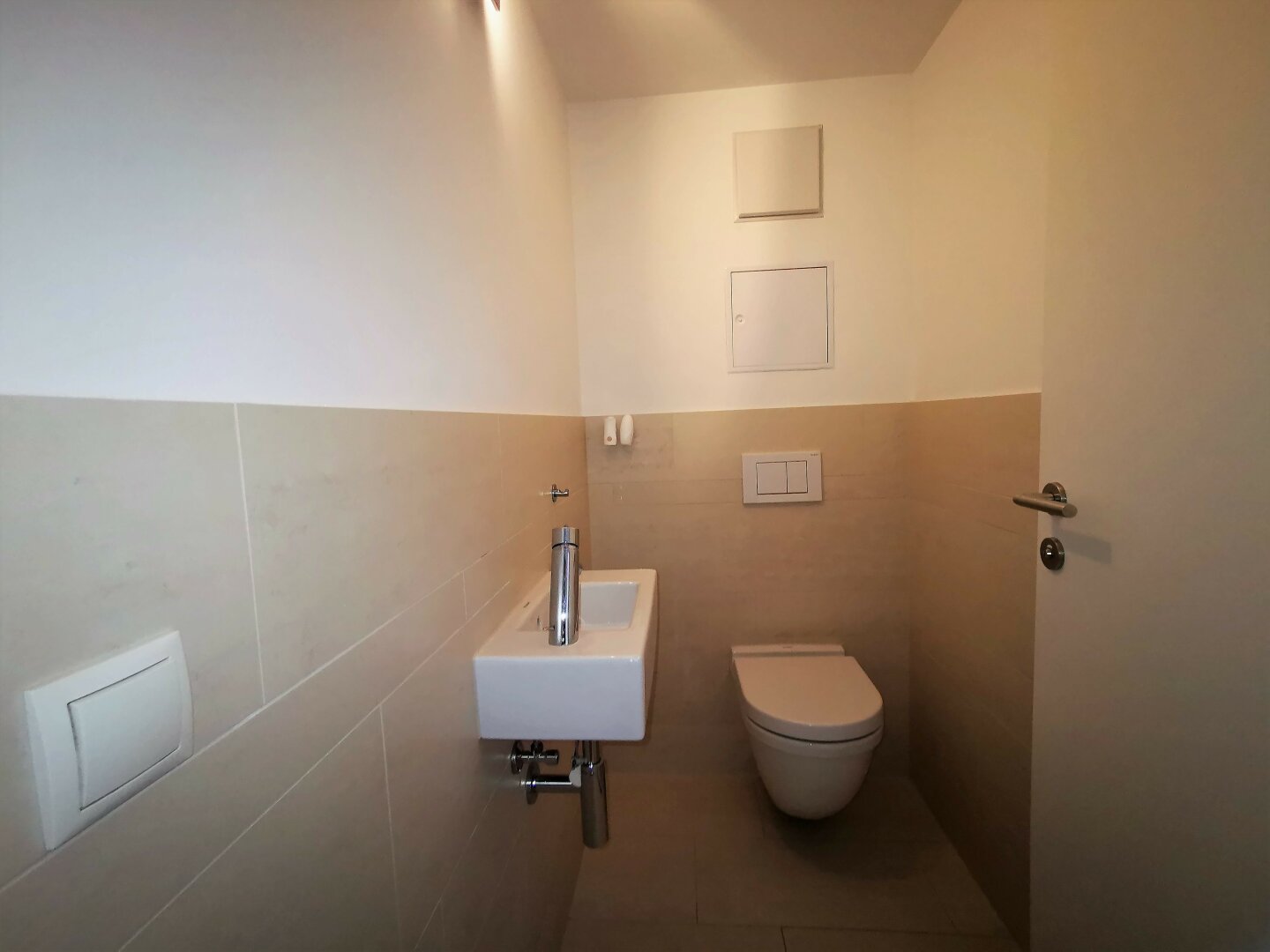 DC-LIVING: Moderne 3-Zimmer-Wohnung mit Loggia & Wellnessbereich nahe der UNO-City!