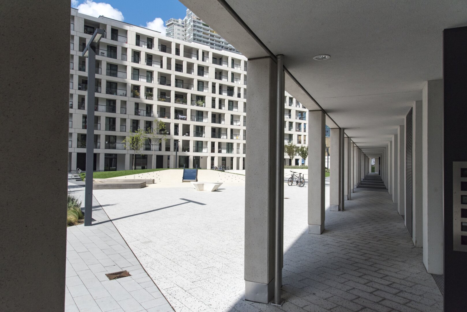 DC-LIVING: Moderne 3-Zimmer-Wohnung mit Loggia & Wellnessbereich nahe der UNO-City!