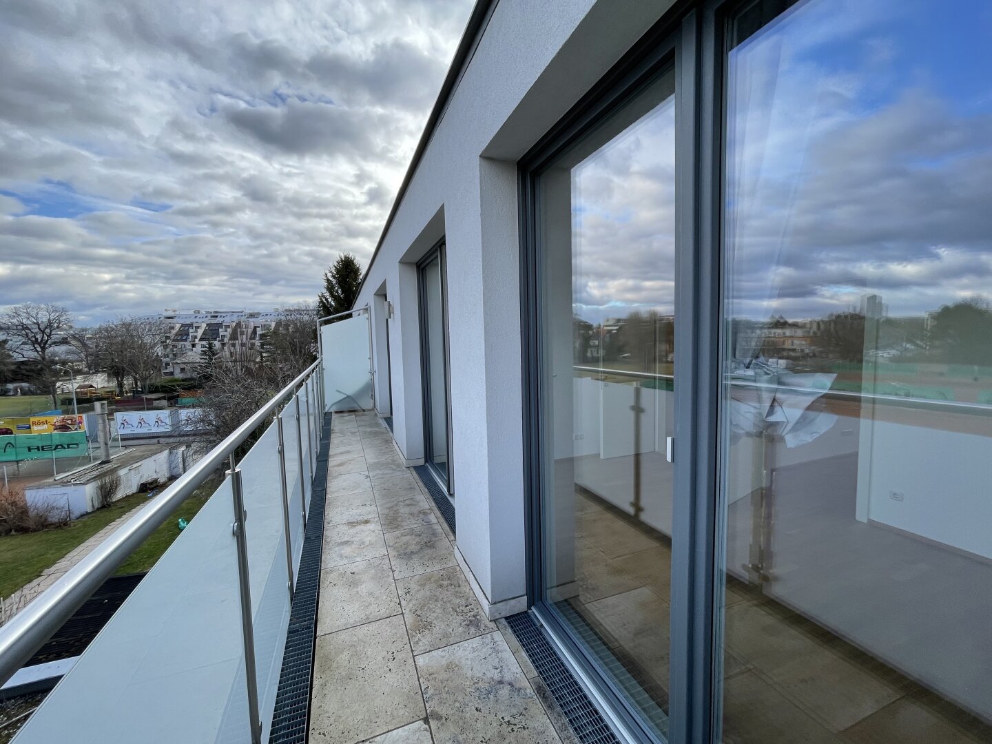 Exklusive und qualitativ hochwertige 3-Zimmer-Neubau mit zwei Balkon/Terrassen ab August 2026 zur Miete!