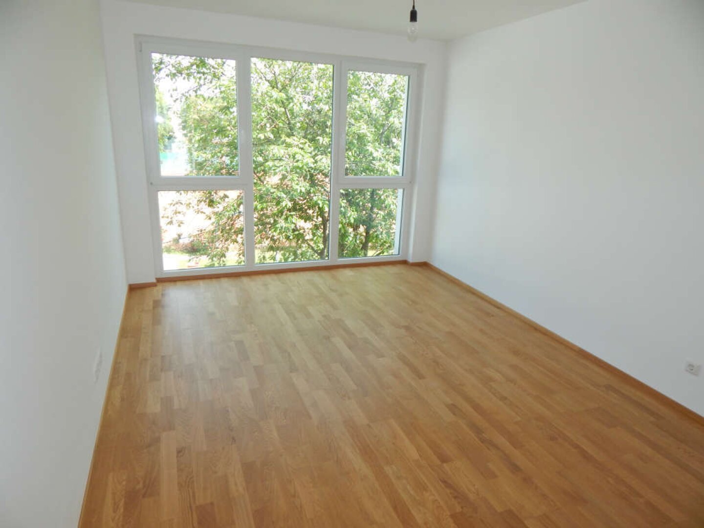 Exklusive und qualitativ hochwertige 3-Zimmer-Neubau mit zwei Balkon/Terrassen ab August 2026 zur Miete!