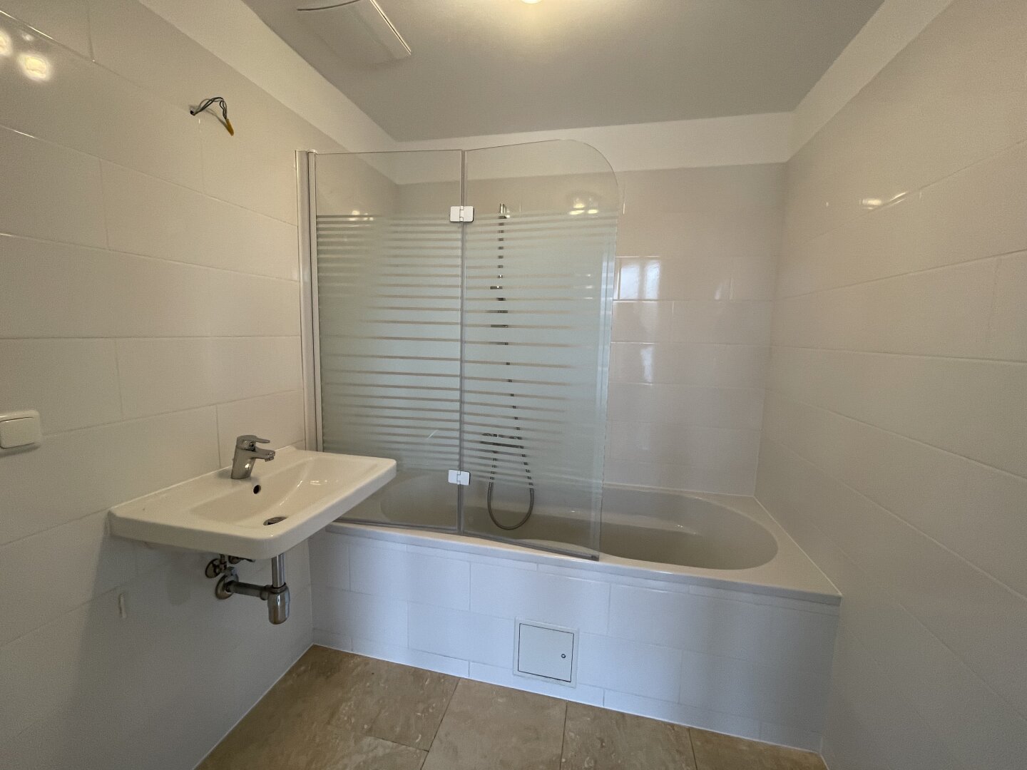Exklusive und qualitativ hochwertige 3-Zimmer-Neubau mit zwei Balkon/Terrassen ab August 2026 zur Miete!