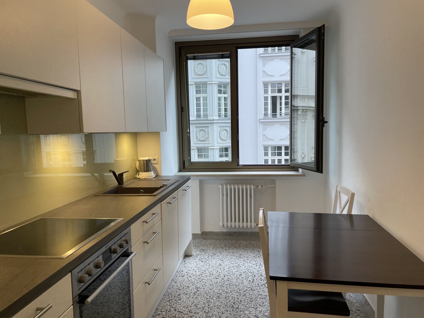 2 room apartment (living room + one bed room) ***** next to the Vienna Opera / City Centre *****