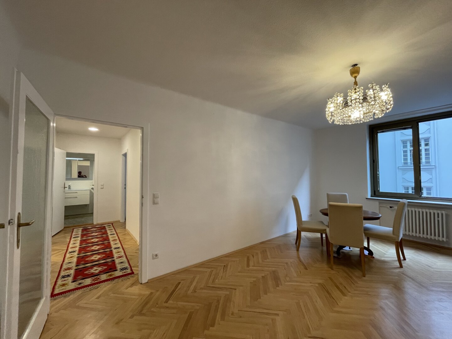 2 room apartment (living room + one bed room) ***** next to the Vienna Opera / City Centre *****
