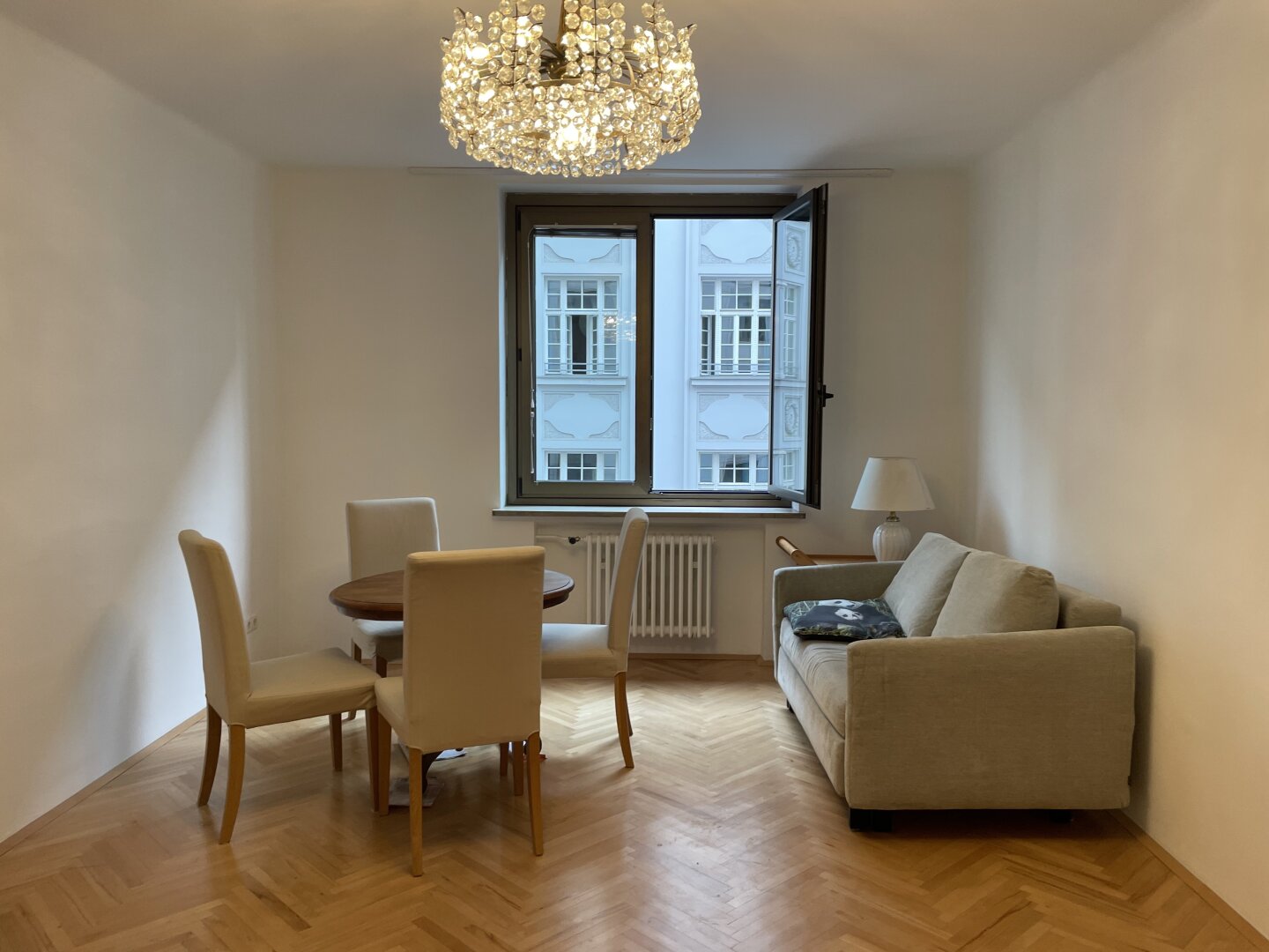 2 room apartment (living room + one bed room) ***** next to the Vienna Opera / City Centre *****