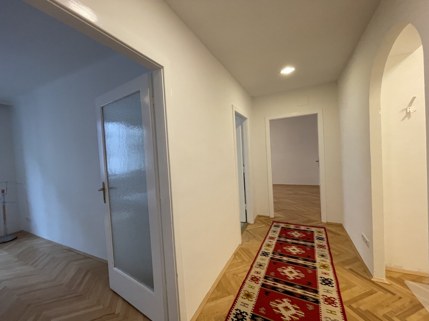 2 room apartment (living room + one bed room) ***** next to the Vienna Opera / City Centre *****