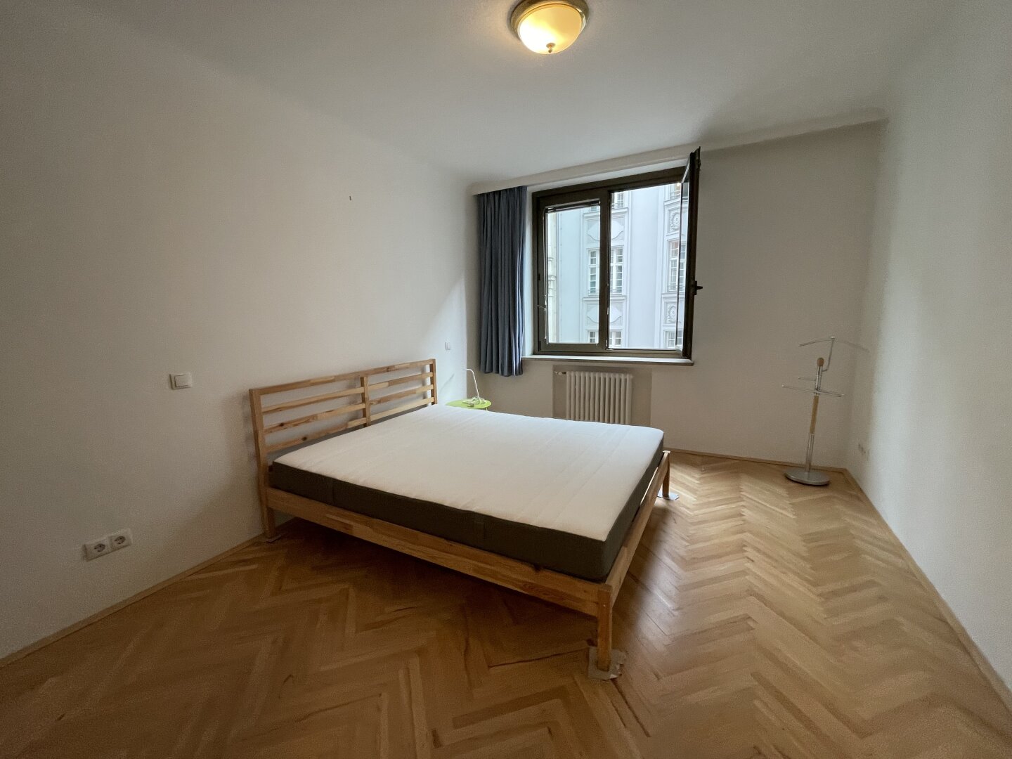2 room apartment (living room + one bed room) ***** next to the Vienna Opera / City Centre *****