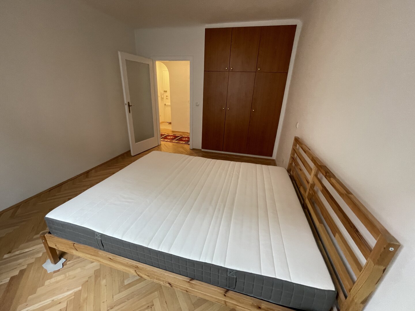 2 room apartment (living room + one bed room) ***** next to the Vienna Opera / City Centre *****