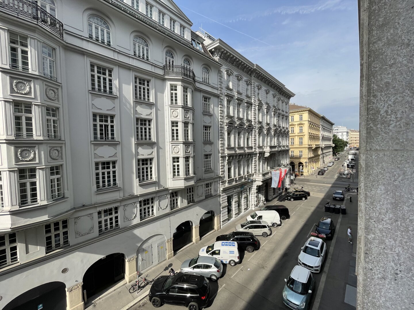 2 room apartment (living room + one bed room) ***** next to the Vienna Opera / City Centre *****