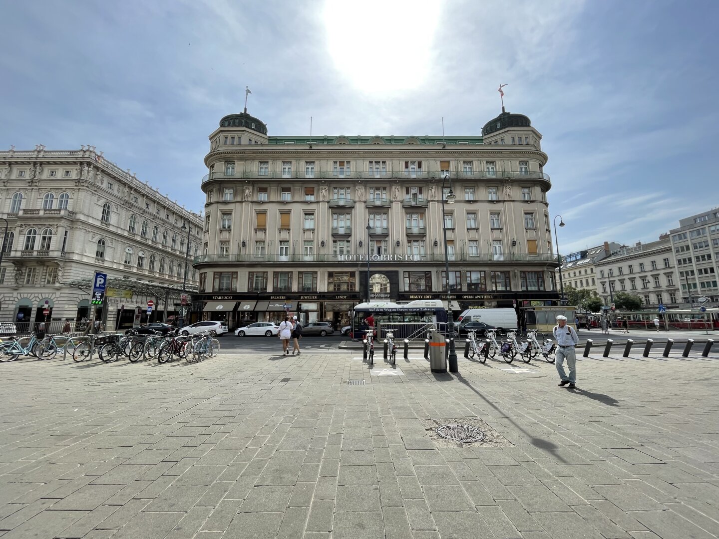 2 room apartment (living room + one bed room) ***** next to the Vienna Opera / City Centre *****