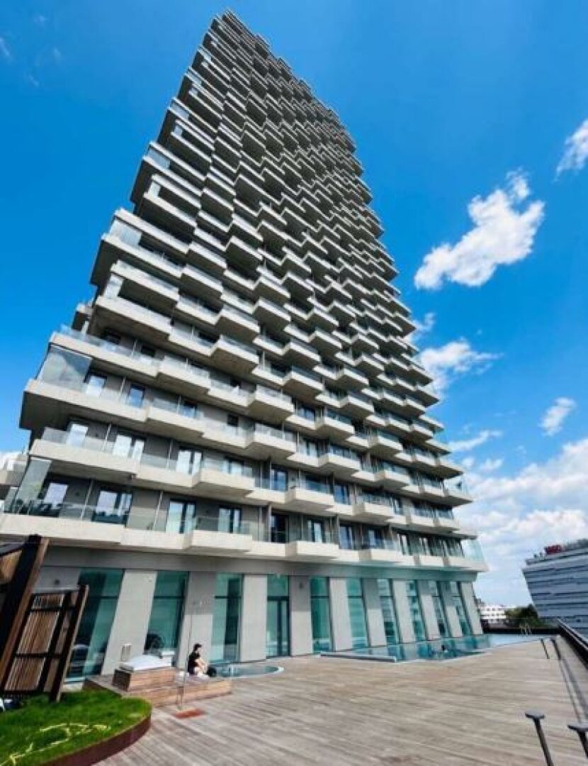 Apartment mit Designermöbeln + WEITBLICK & Pool, Sauna, Fitness und vielen Extras!