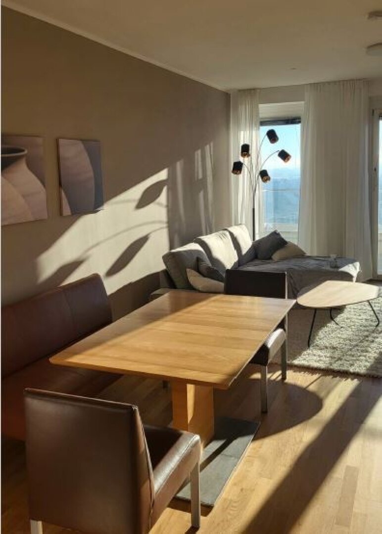 Apartment mit Designermöbeln + WEITBLICK & Pool, Sauna, Fitness und vielen Extras!