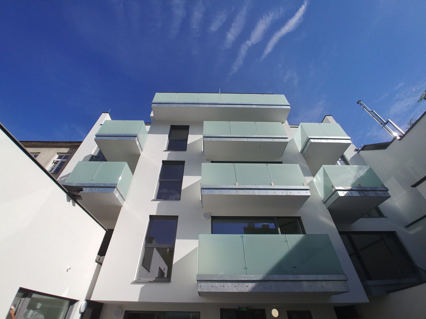 3-Zimmer mit Balkon und Terrasse beim Kutschkermarkt und AKH