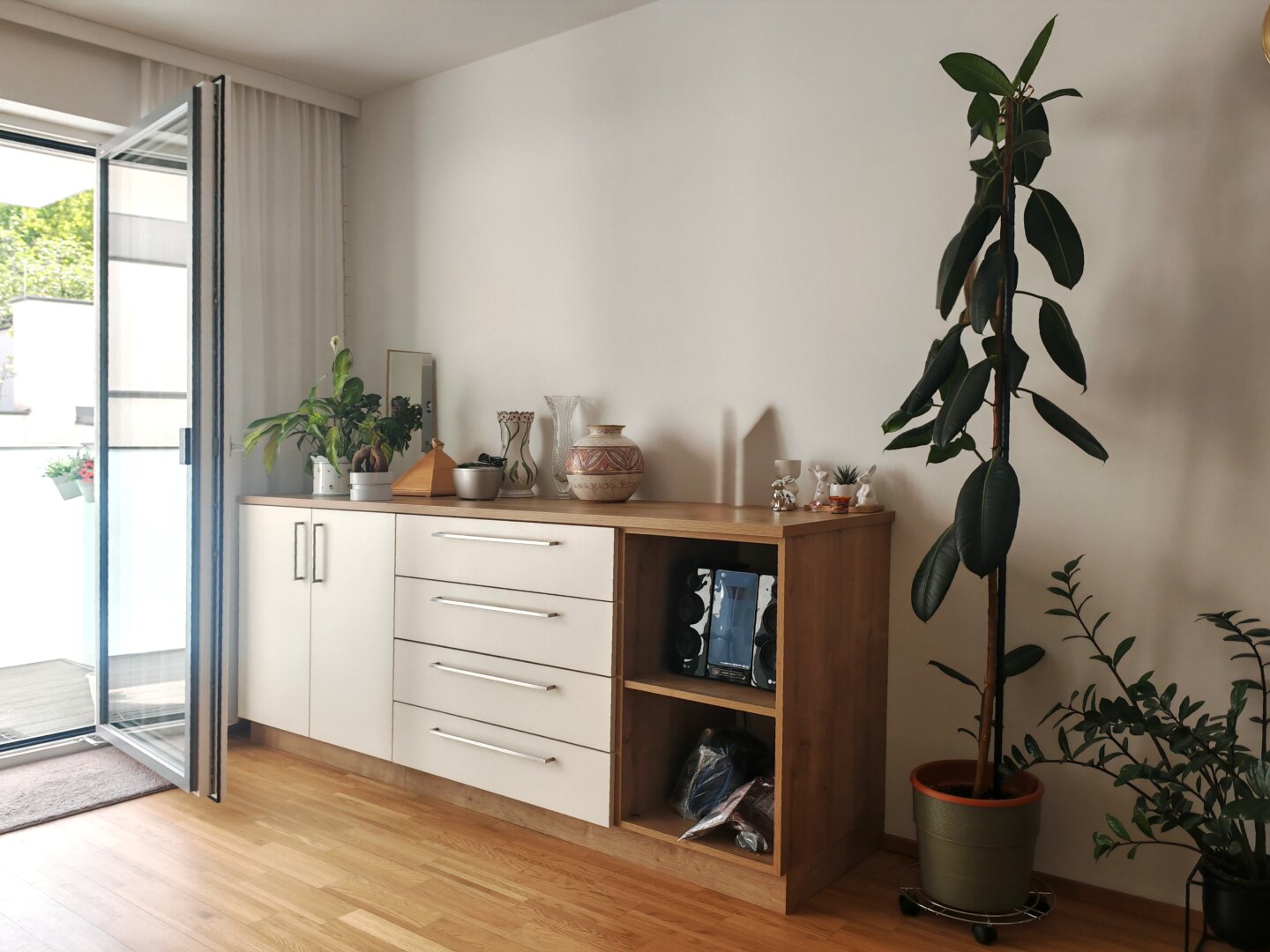Kommode im Wohnzimmer