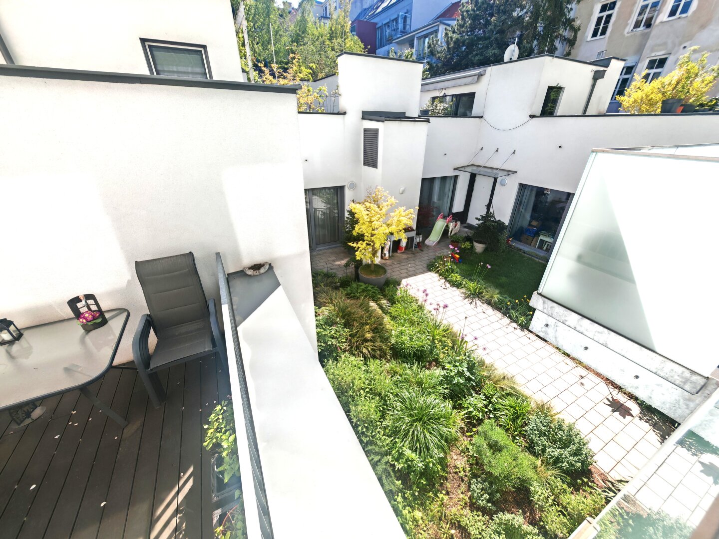 Terrasse und der Innenhof